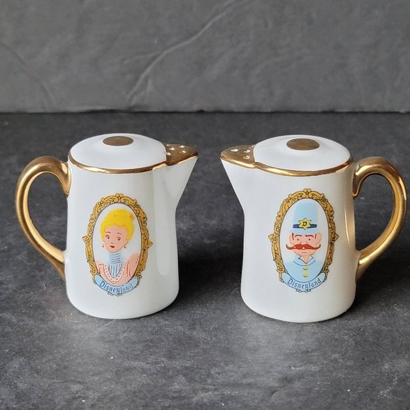 Disney Dining Vintage Disneyland Teapot Ceramic Salt And Pepper